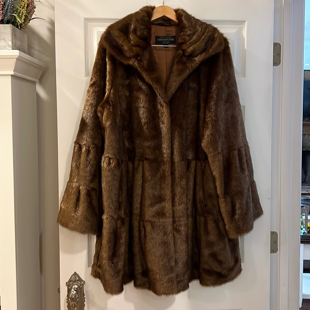 Donna Salyers Fabulous Fur Swing Cost Brown Size XL.